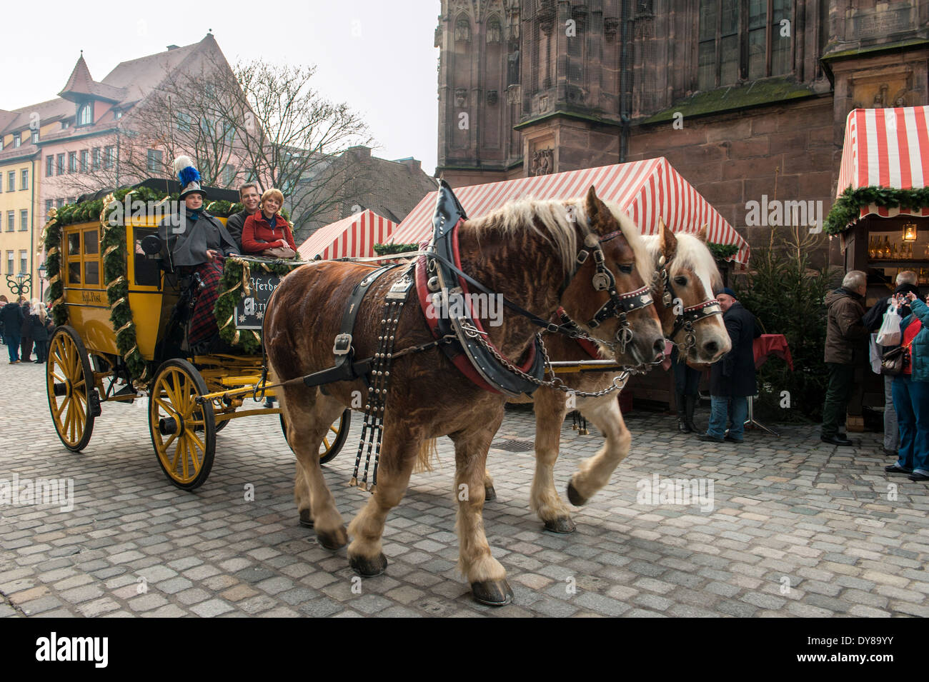 Giro in carrozza al Mercato di Natale, Norimberga, Germania Foto Stock