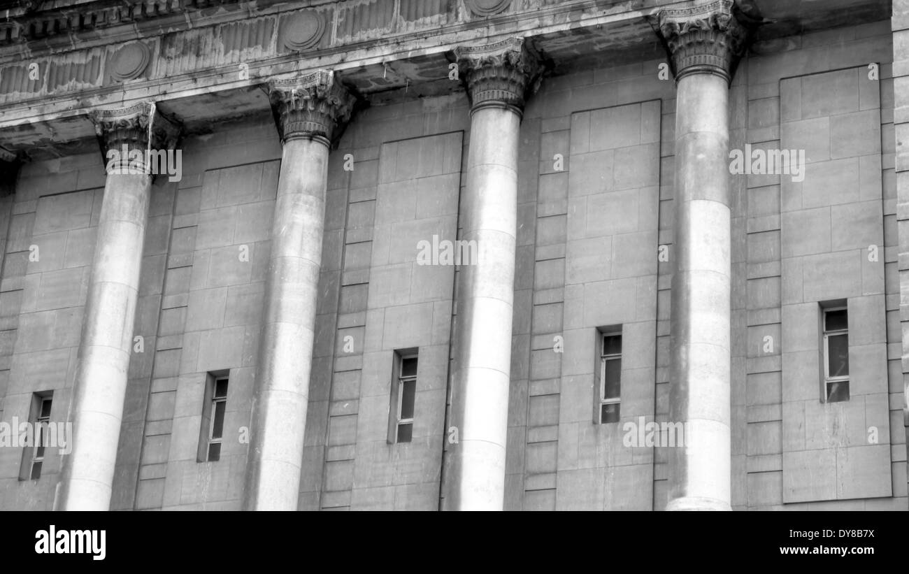 Le caratteristiche architettoniche di stile neo-classico edificio di pietra, Market Street, Newcastle upon Tyne Foto Stock