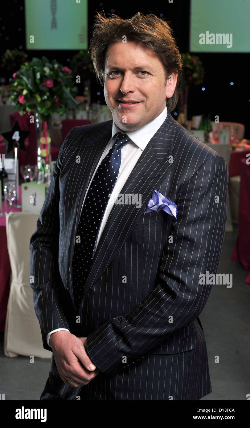 Ritratto di celebrity chef e il presentatore del programma televisivo della BBC la voce 'Sabato cucina". Foto Stock