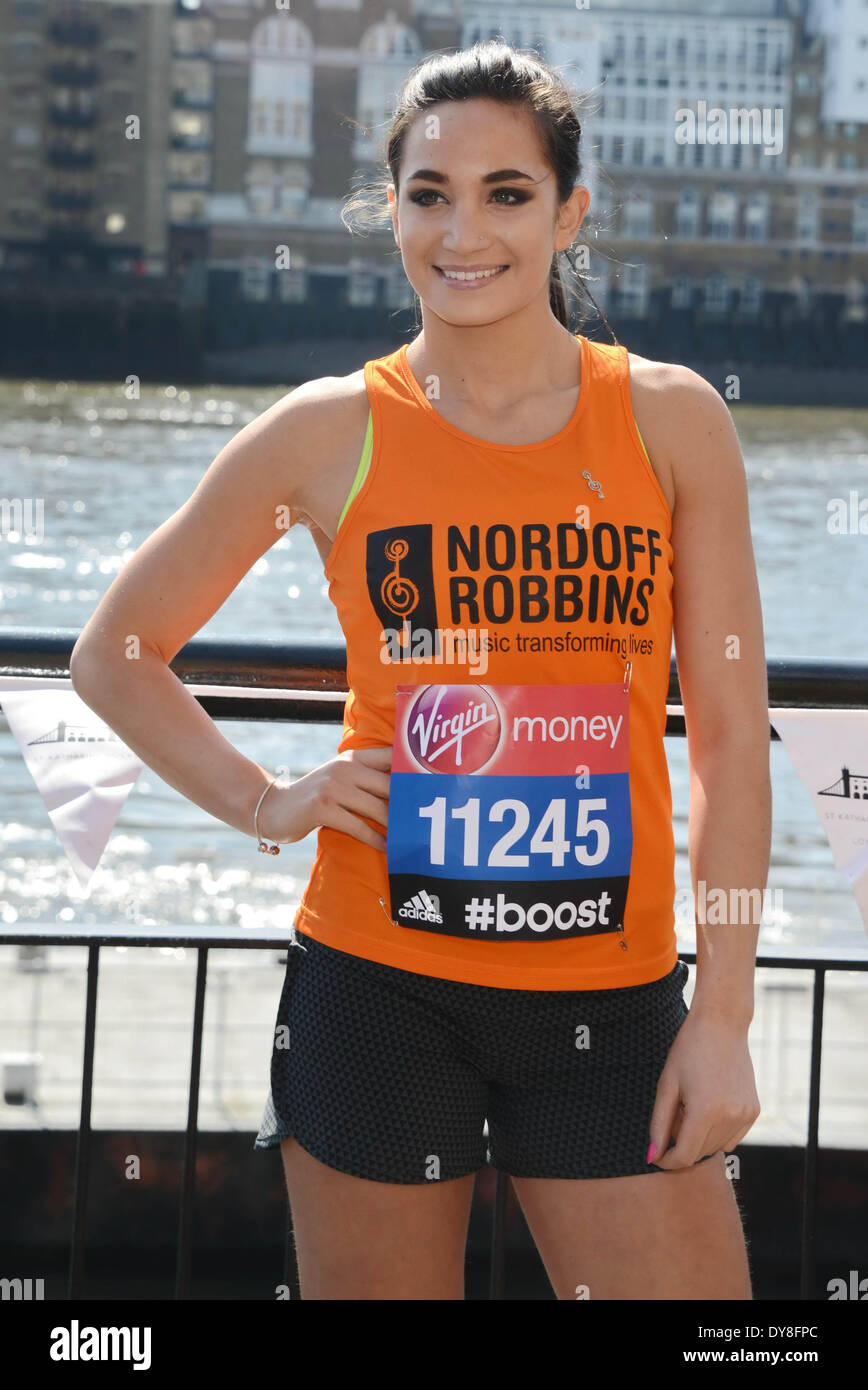 Londra, Regno Unito. Il 9 aprile 2014. Laura Wright (Nordoff Robbins) assiste la VIRGIN LONDON MARATHON: Celebrity photocall al Tower Hotel, St. Katharines Way, Londra. Foto di vedere Li/Alamy Live News Foto Stock