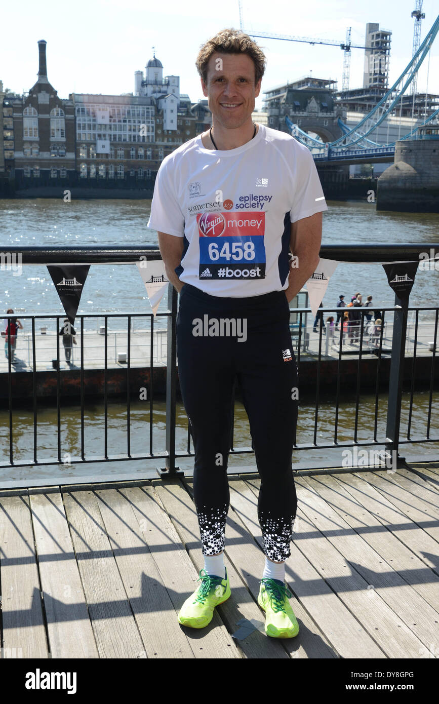 Londra, Regno Unito. Il 9 aprile 2014. James Cracknell (epilessia società) assiste la VIRGIN LONDON MARATHON: Celebrity photocall al Tower Hotel, St. Katharines Way, Londra. Foto di vedere Li/Alamy Live News Foto Stock