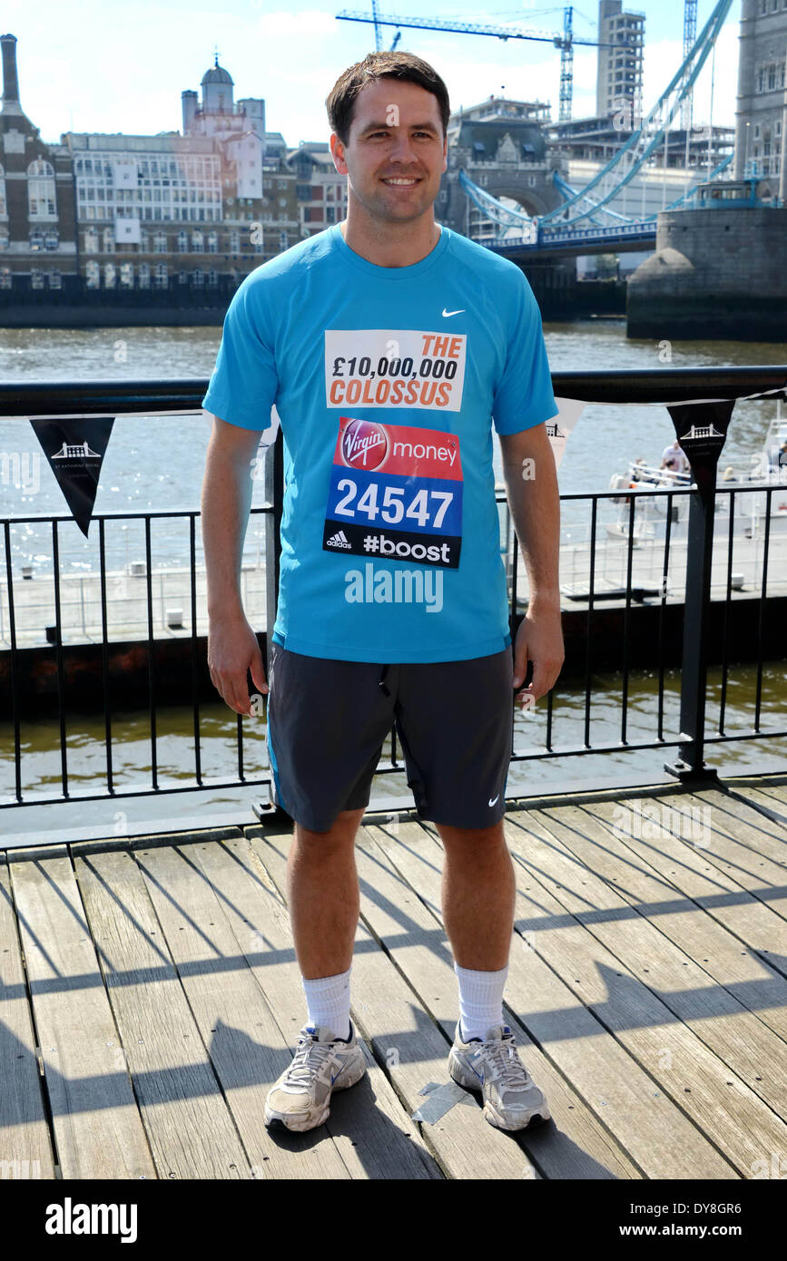 Londra, Regno Unito. Il 9 aprile 2014. Joe Crowley e Lucy Siegle (Anthony Nolan) assiste la VIRGIN LONDON MARATHON: Celebrity photocall al Tower Hotel, St. Katharines Way, Londra. Foto di vedere Li/Alamy Live News Foto Stock