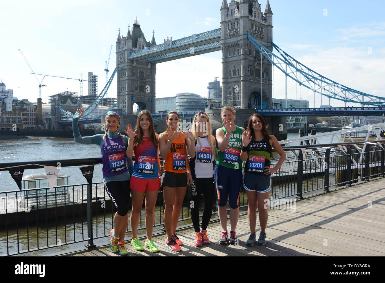Londra, Regno Unito. Il 9 aprile 2014. Celebrity photocall presso il Tower Bridge davanti alla VIRGIN LONDON MARATHON 2014. Foto di vedere Li/Alamy Live News Foto Stock