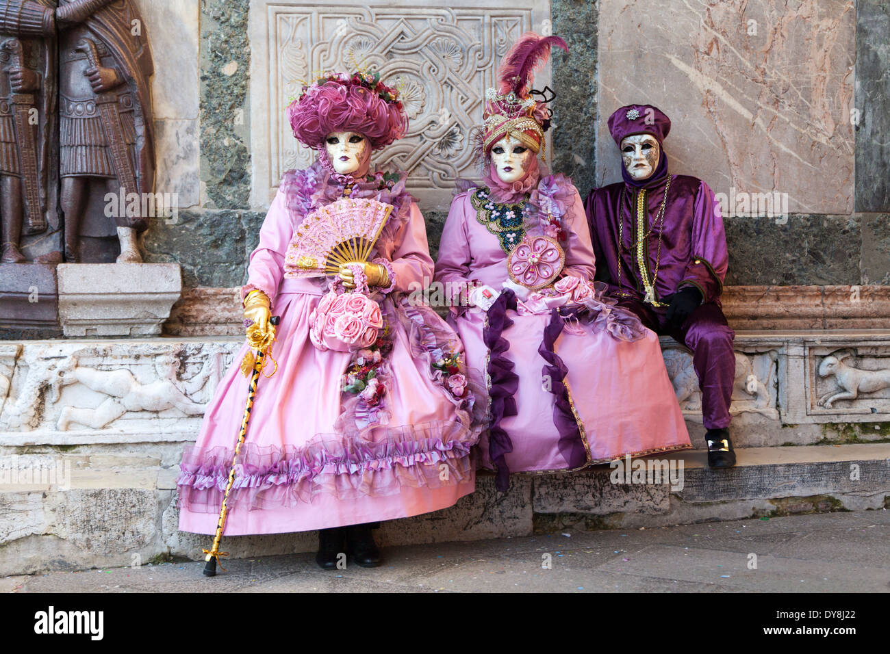 Costumi di carnevale di venezia immagini e fotografie stock ad alta  risoluzione - Alamy