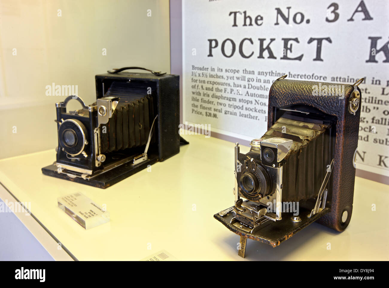 (Molto) vecchia fotografici nel 'Fotocamera Museum-Takis Aivalis' nel villaggio di Mistra, Laconia, Peloponneso, Grecia. Foto Stock