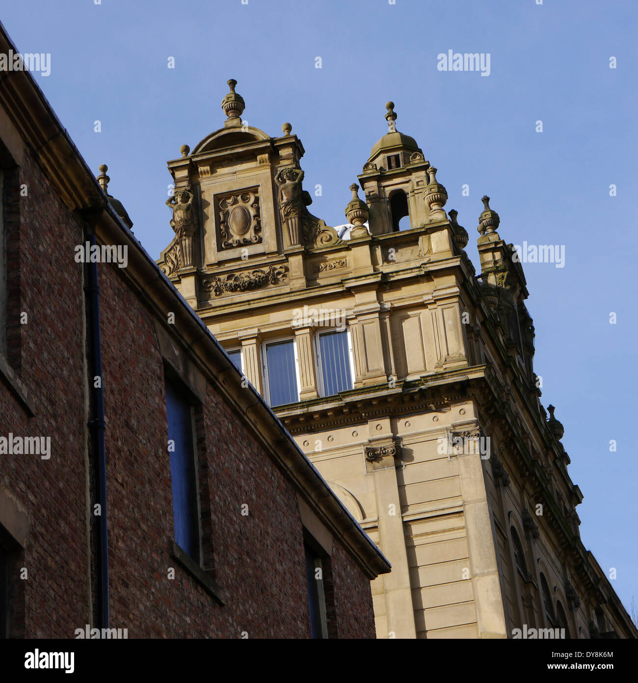 Le caratteristiche architettoniche di stile neo-classico edificio di pietra, Pilgrim Street, Newcastle upon Tyne Foto Stock