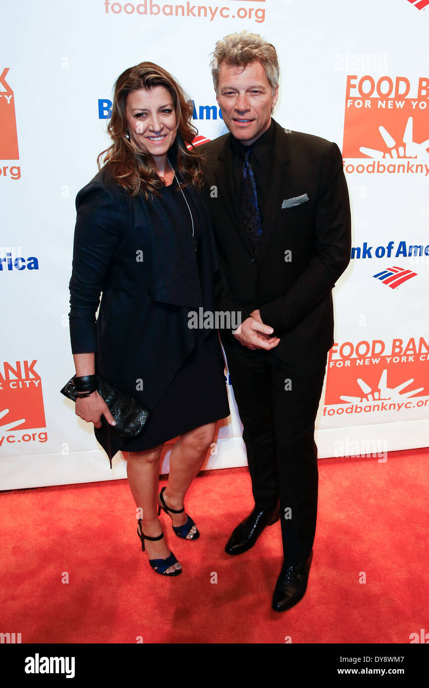 Dorothea Hurley e artista di registrazione Jon Bon Jovi assistere al banco alimentare per la città di New York può fare Awards Cena di Gala a Cipriani Foto Stock