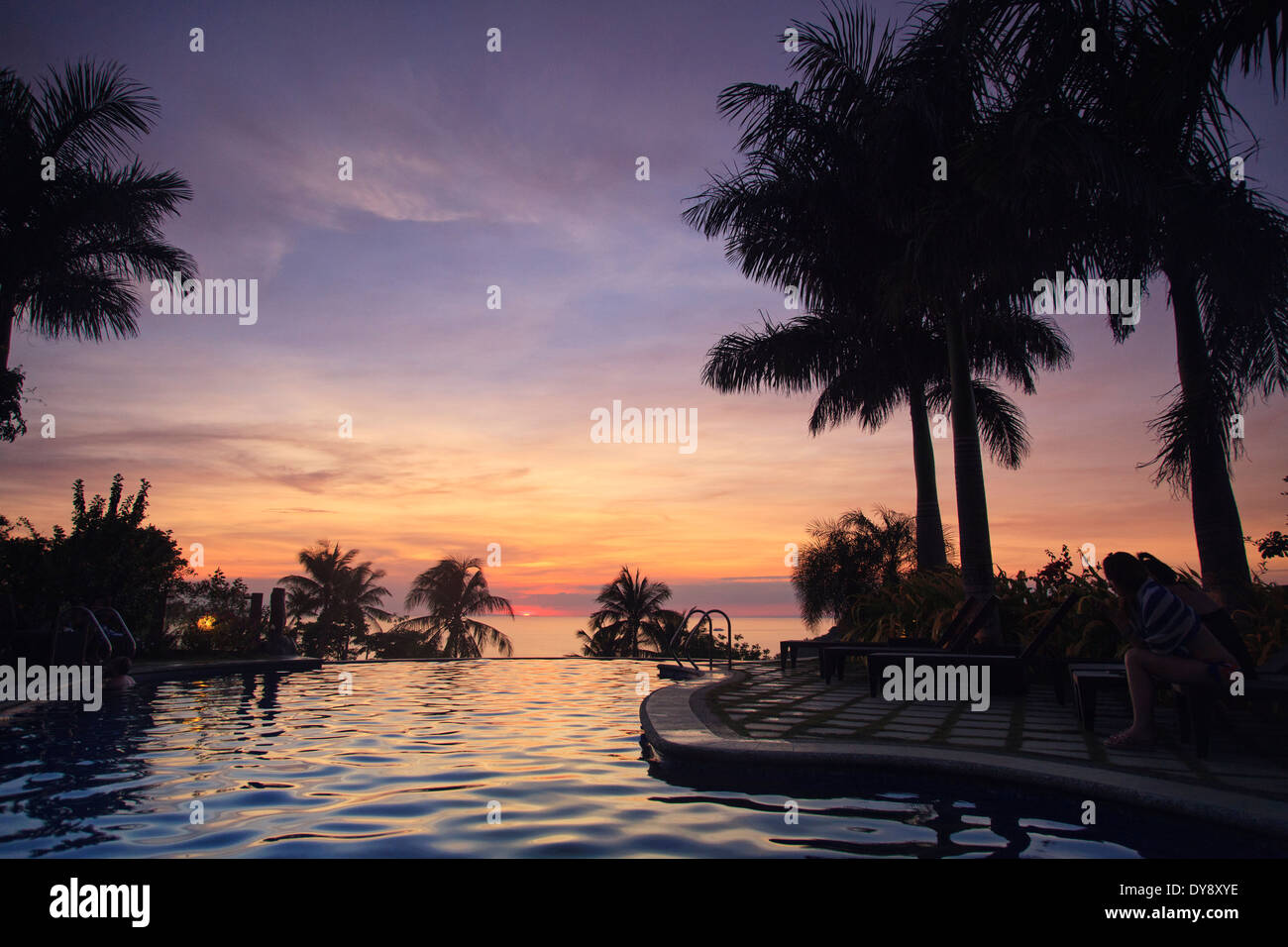 Filippine, Visayas Boracay Island Resort affacciato sulla spiaggia di sabbia bianca Foto Stock