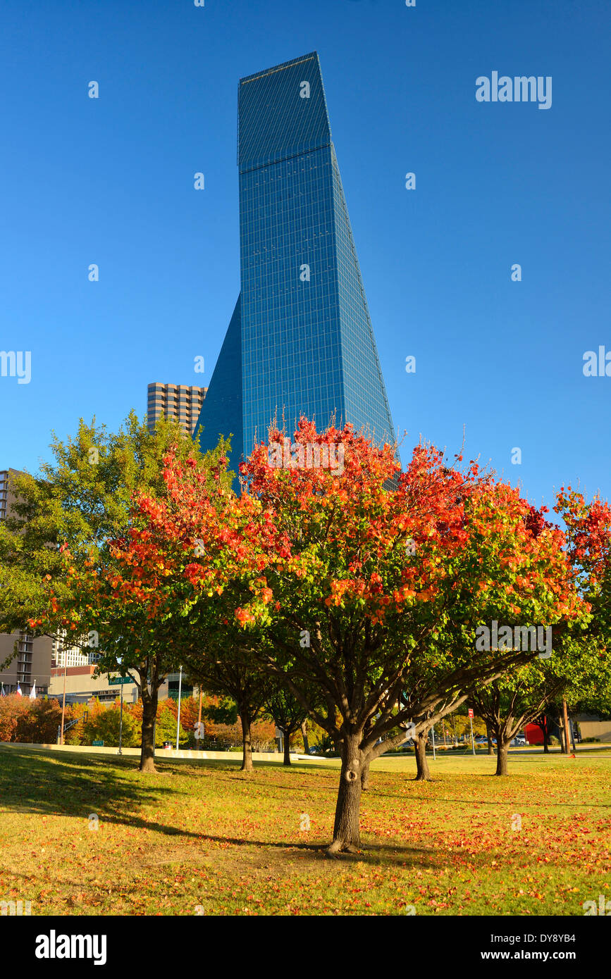 America del nord Texas USA Stati Uniti America Dallas Fontana edificio alto grattacielo edificio di vetro chioma city Foto Stock
