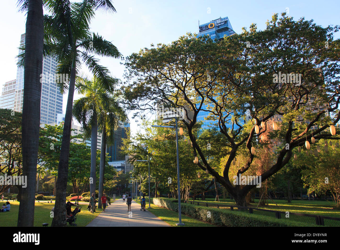 Filippine, Manila Makati Business District, Makati Avenue, Parco Foto Stock