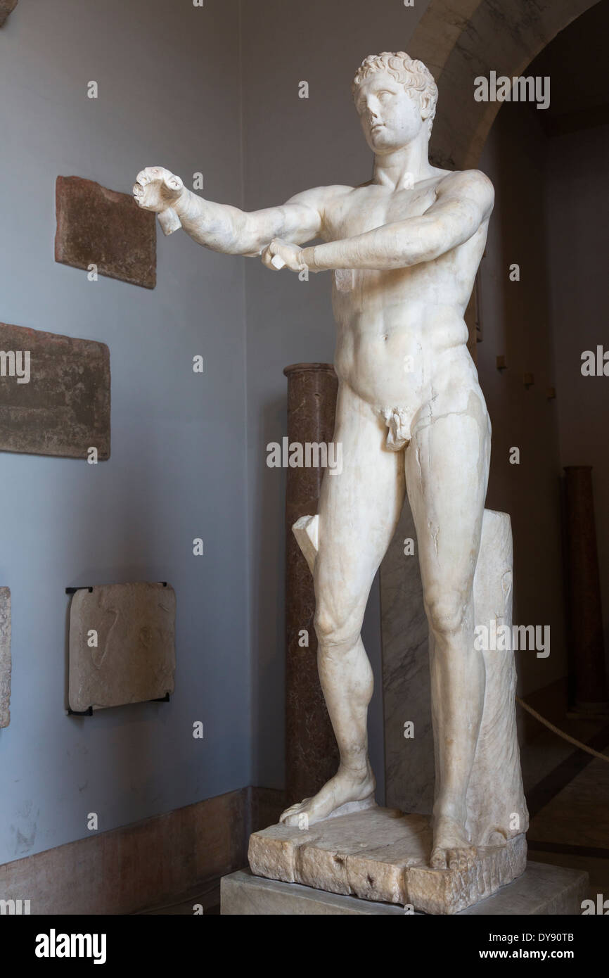 ' Apoxyomenos (il raschiatore), i secolo d.c. (BC) copia romana di originale greco da Lisippo, c. 320 a.e.v., il Museo del Vaticano, Roma Italia Foto Stock