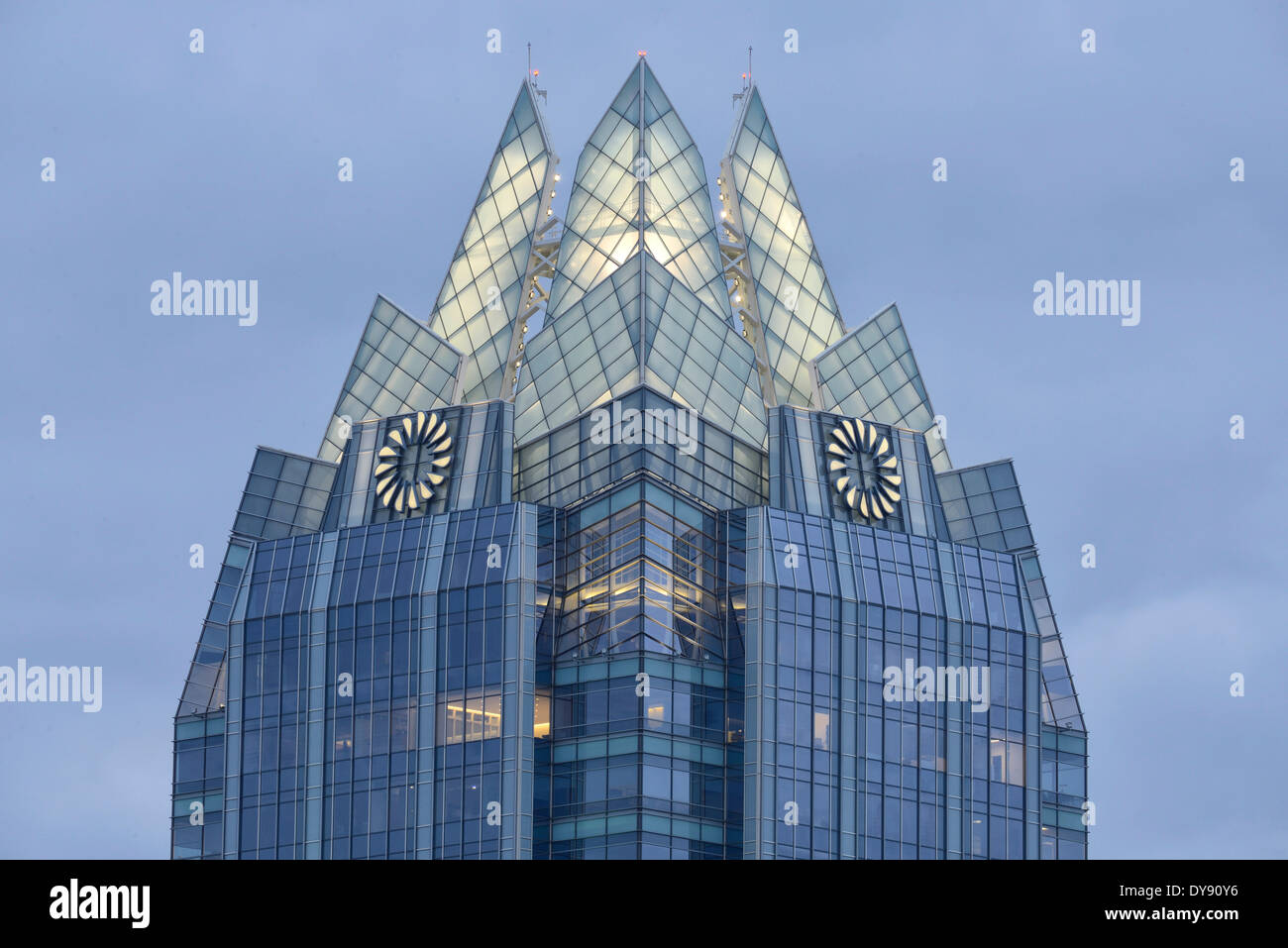 Stati Uniti d'America, Stati Uniti, America, Texas, Austin, Frost Bank, Torre grattacielo, alto, edificio alto, crepuscolo, vetro Foto Stock