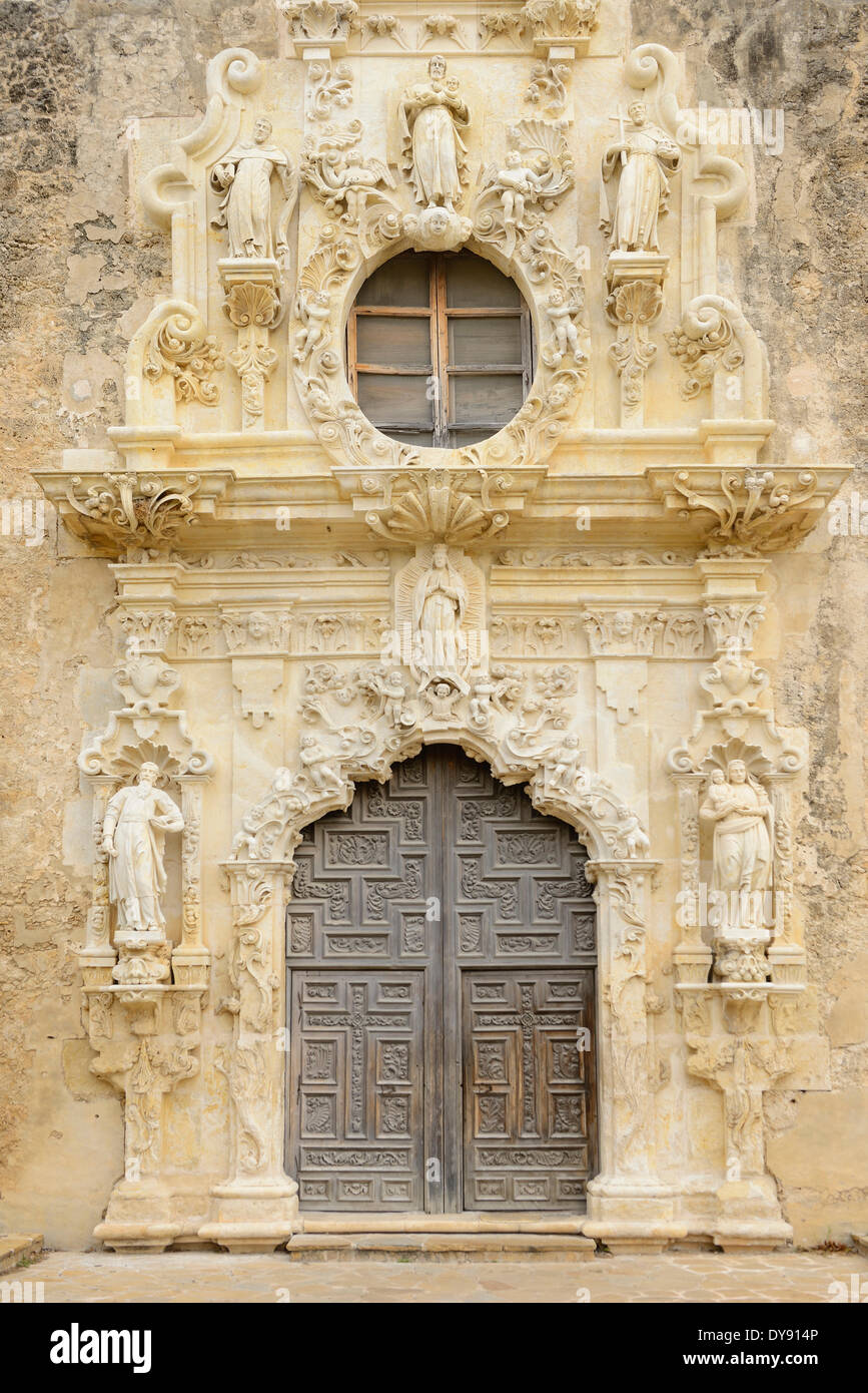 Stati Uniti d'America Stati Uniti America Texas San Antonio Mission San Jose Parco nazionale storico coloniale spagnolo porta in legno facciata della porta Foto Stock