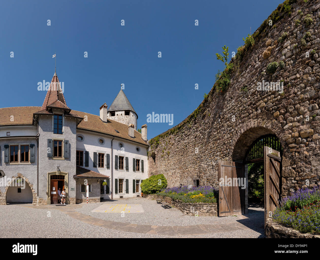 Chateau de la Tour-de-Peilz, castello, estate, la gente, La Tour de Peilz, Vaud, Svizzera, Europa Foto Stock