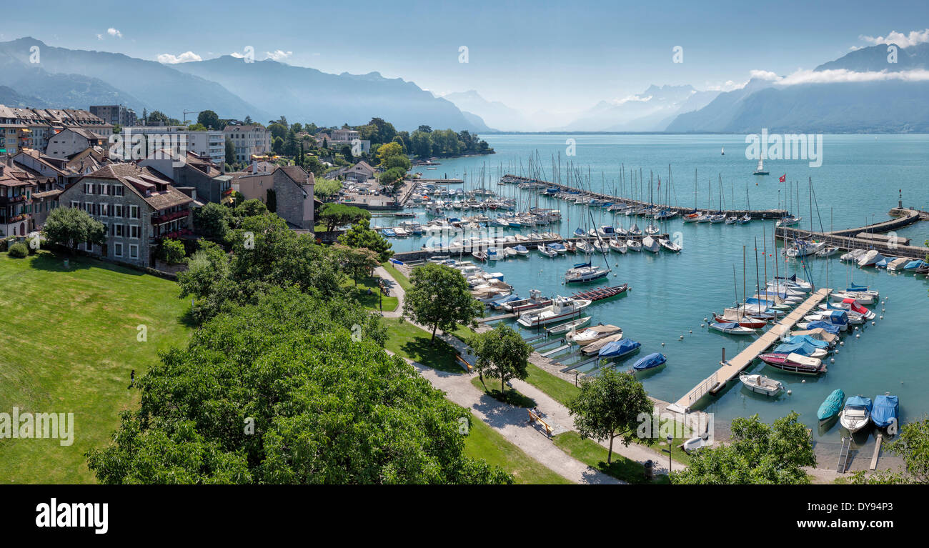 Porto, sul Lago di Ginevra, Leman, città, villaggio, acqua, estate, Montagne, Lago, La Tour de Peilz, Vaud, Svizzera, Europa Foto Stock