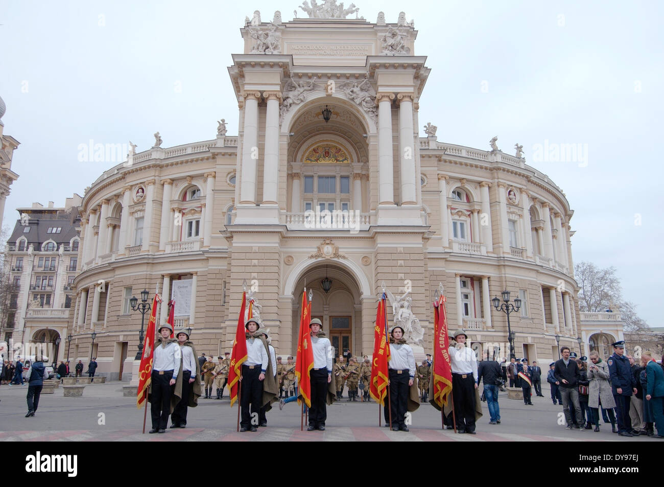 Odessa, Ucraina. 10 Aprile, 2014. La ricostruzione parade Aprile 10, 1944, dedicato alla liberazione di Odessa dal tedesco invasore fascista Credito: Andrey Nekrasov/Alamy Live News Foto Stock