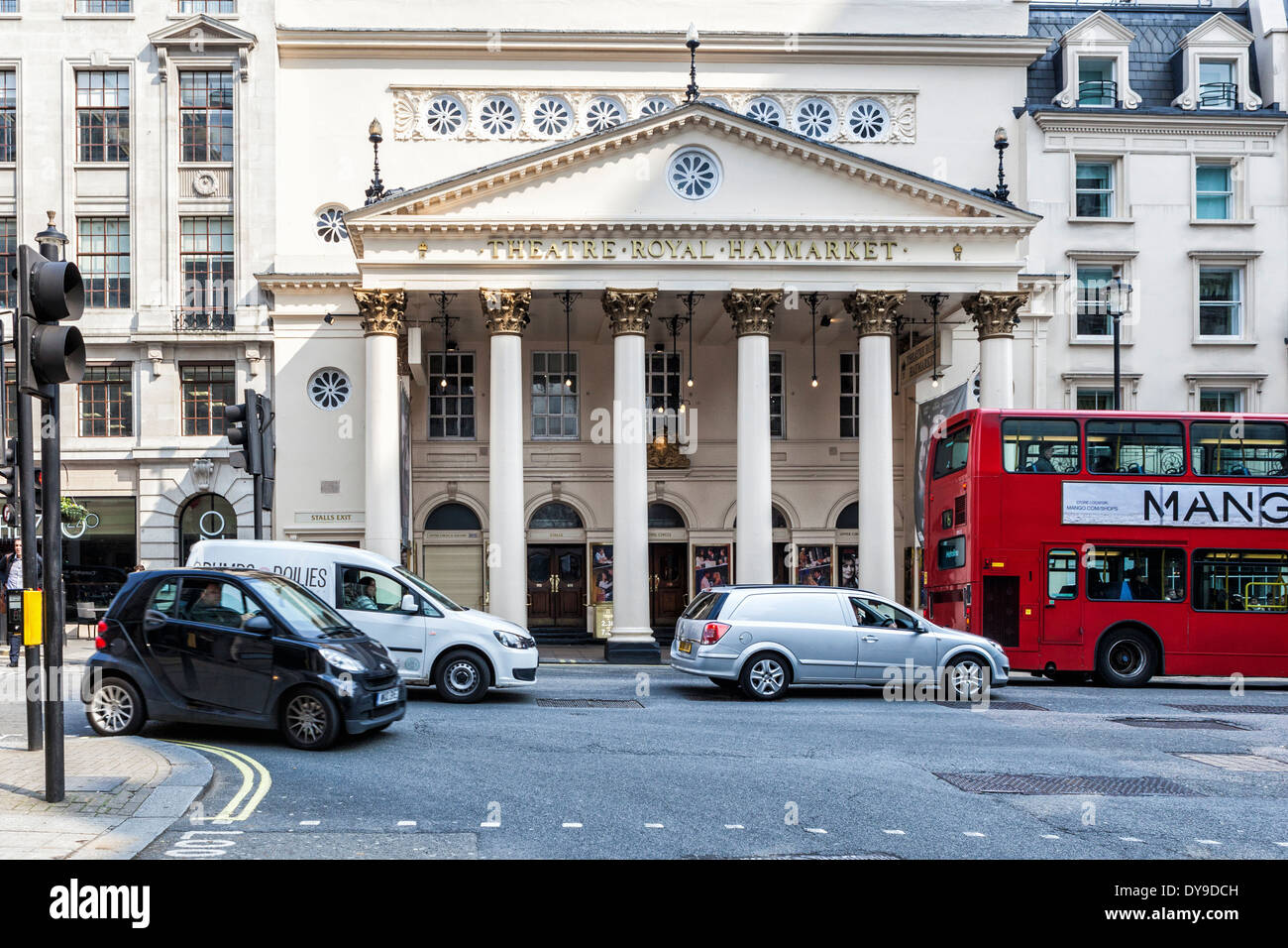 Theatre Royal Haymarket - West End playhouse. Un grado l edificio storico progettato da John Nash, London, Regno Unito Foto Stock