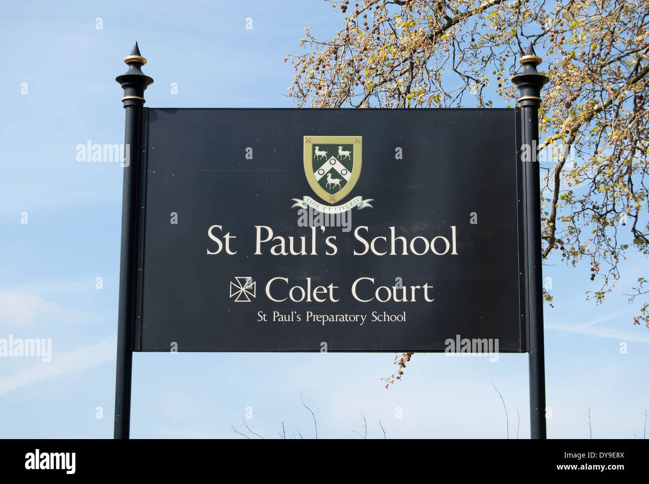 Segno per san Paolo scuola e corte colet, Barnes, a sud-ovest di Londra - Inghilterra Foto Stock