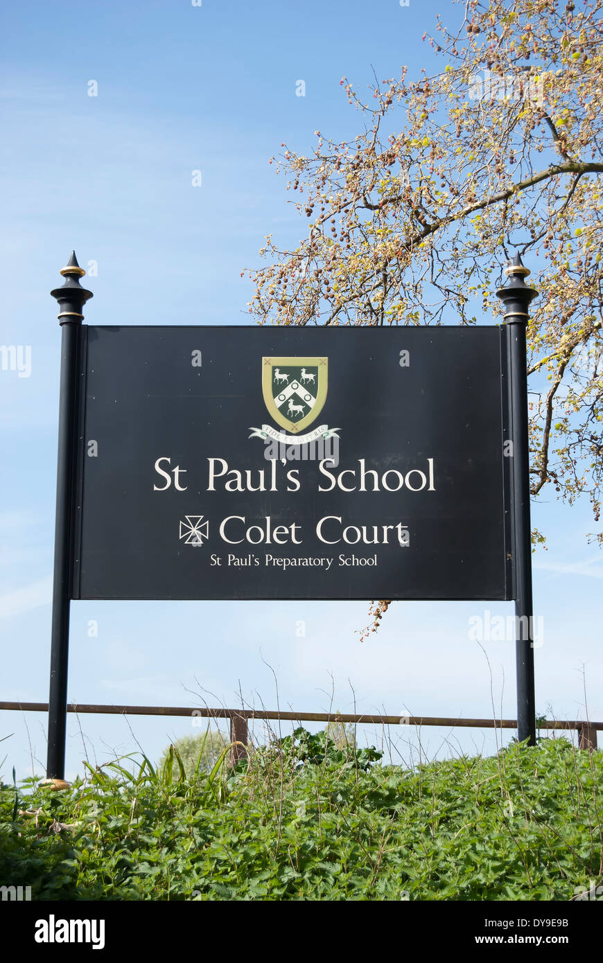 Segno per san Paolo scuola e corte colet, Barnes, a sud-ovest di Londra - Inghilterra Foto Stock