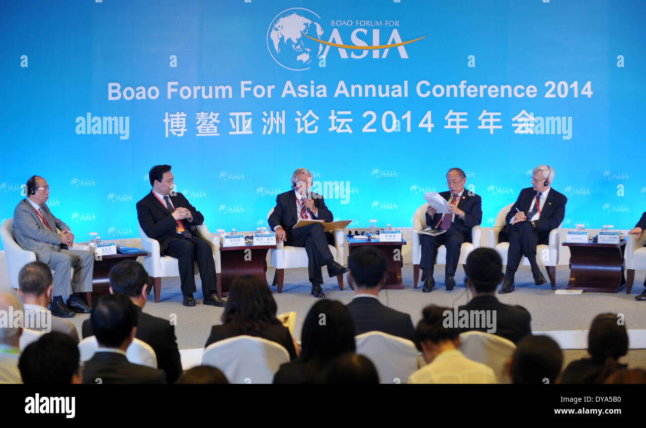 Boao, cinese della provincia di Hainan. Xi Apr, 2014. I partecipanti frequentano il forum "Diplomazia Pubblica e immagine nazionale' durante il Forum Boao per l'Asia (BFA) Conferenza annuale 2014 in Boao, Cina del sud della provincia di Hainan, Aprile 11, 2014. Credito: Zhao Yingquan/Xinhua/Alamy Live News Foto Stock