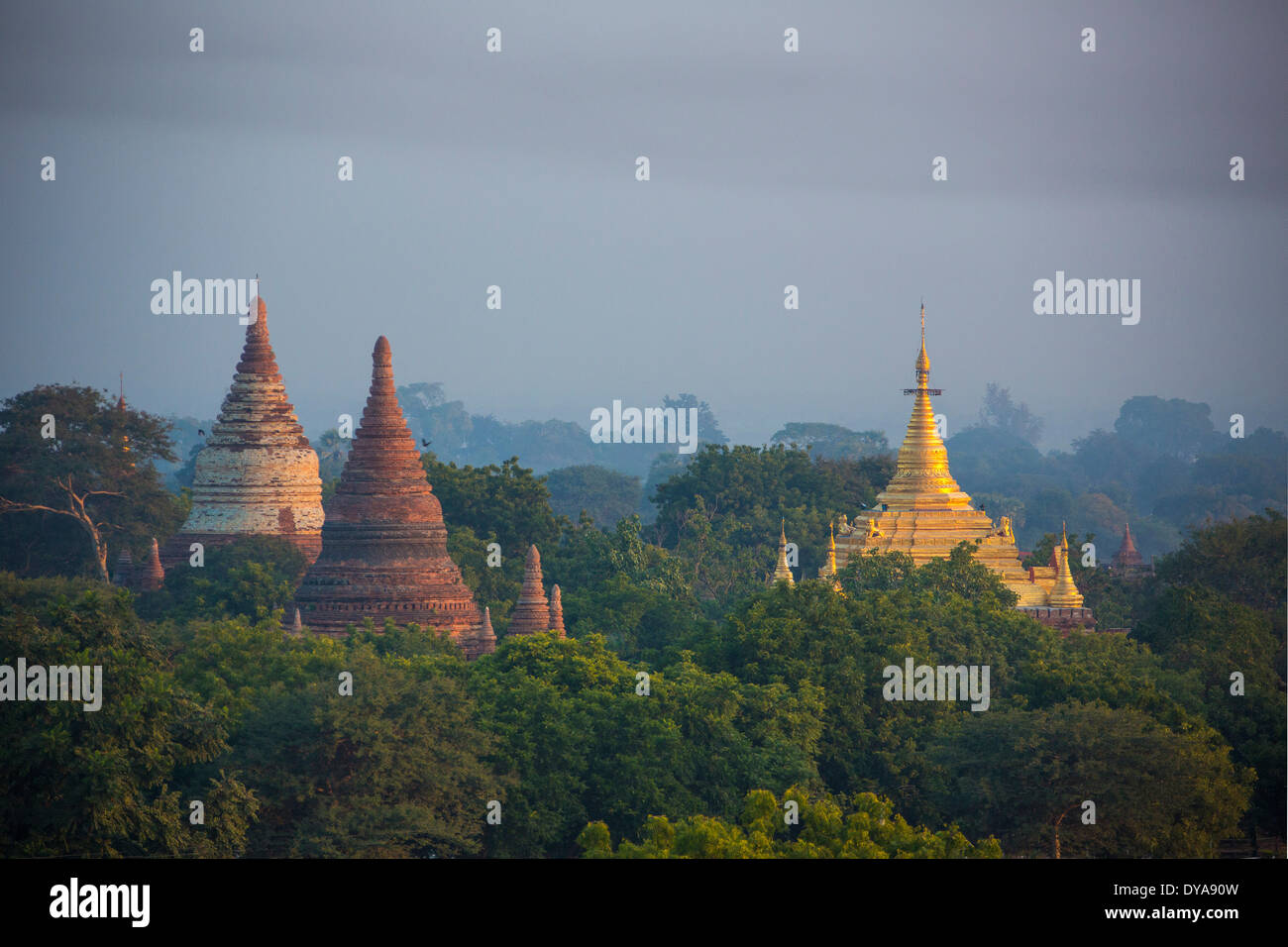 Myanmar Mandalay, Birmania, Asia, Bagan, architettura, famosa storia, skyline, tempio, turismo, turismo, viaggi Foto Stock