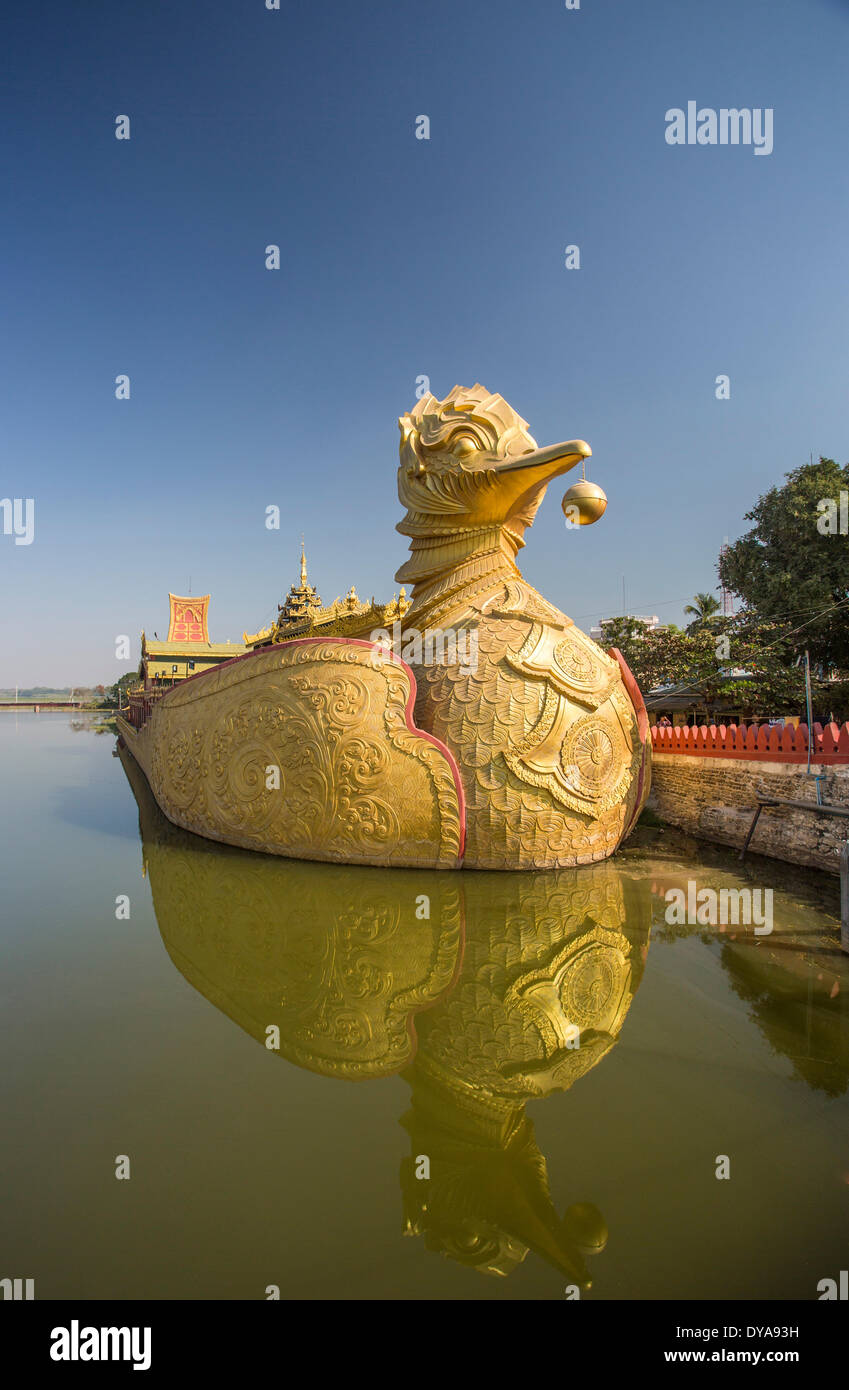 Myanmar Birmania Asia architettura Meitila barca colorata città famosa golden lago paesaggio turistico ristorante tradizionale t Foto Stock