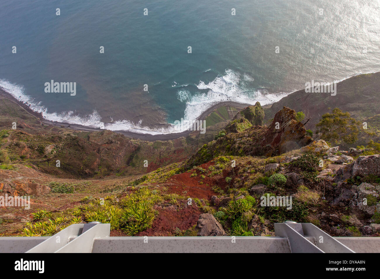 La vista dalla scogliera, l'isola di Madeira, Portogallo Foto Stock