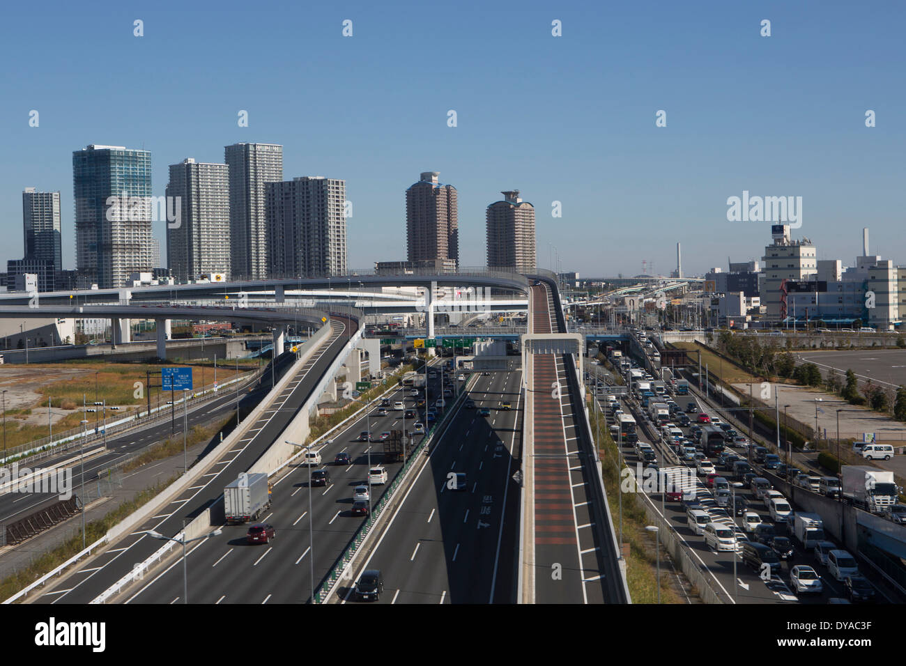 Asia Giappone Tokyo Città Architettura ponte autostrada trafficata autostrada jam nuovi terreni bonificati stazione di trasporto del traffico viaggi, Foto Stock