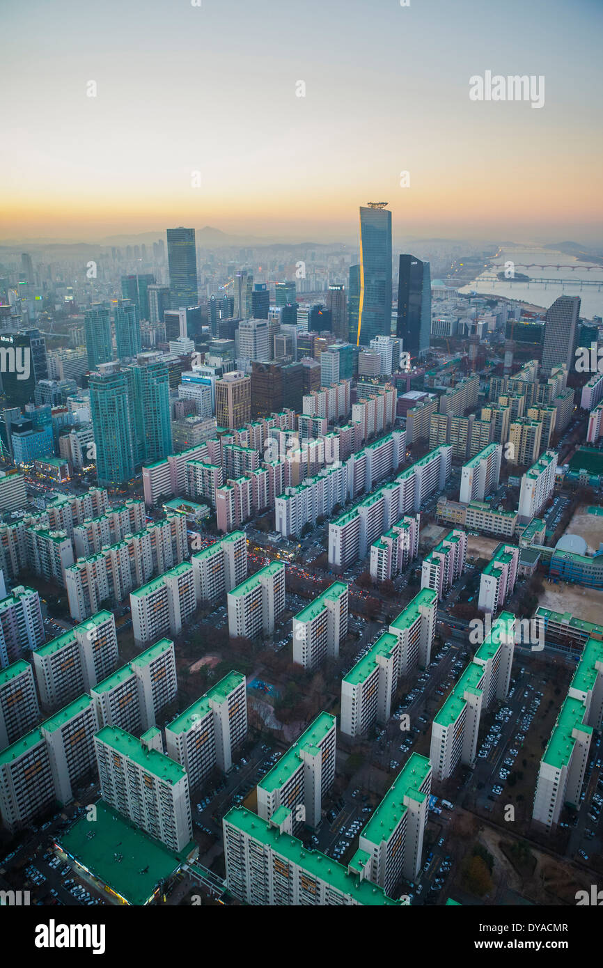 Corea Asia Seoul antenna Yeouido appartamenti blocchi di architettura centro città colorata geometria finanziaria dell'ordine internazionale, Foto Stock