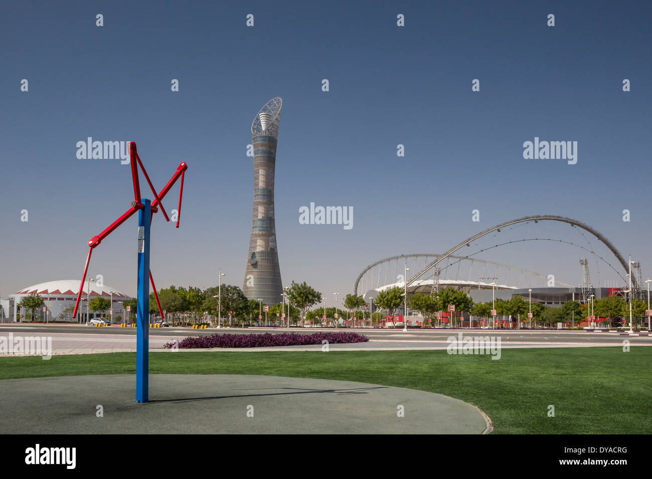 Aspirano a Doha in Qatar Khalifa Medio Oriente città architettura parco internazionale lo stadio sportivo alti torre turistico travel Foto Stock