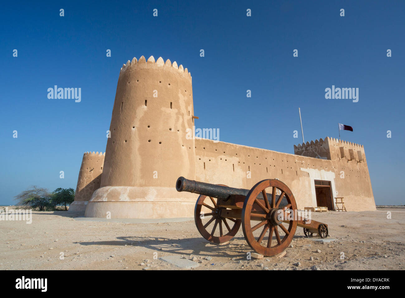 Pistola fortificazione Patrimonio Mondiale Al Zubarah Qatar Medio Oriente architettura canon landmark fort storia museo sito onu di viaggio Foto Stock
