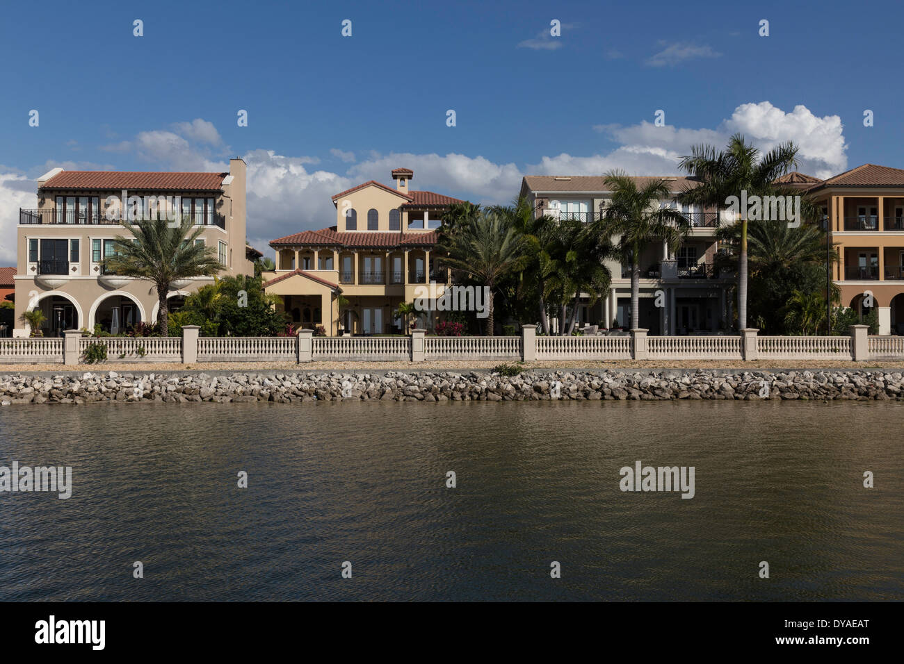 Seawall e case di lusso, WCI Comunità, Tampa, FL, Stati Uniti d'America Foto Stock