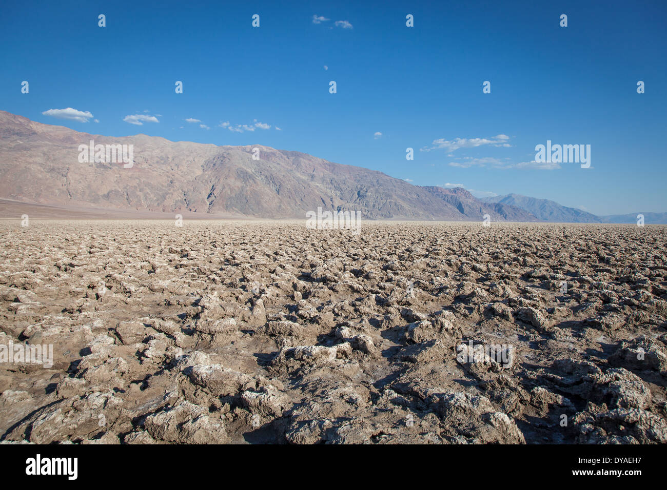 Death Valley, California. Il Diavolo Campo da Golf del punto nel mezzo del deserto. Foto Stock