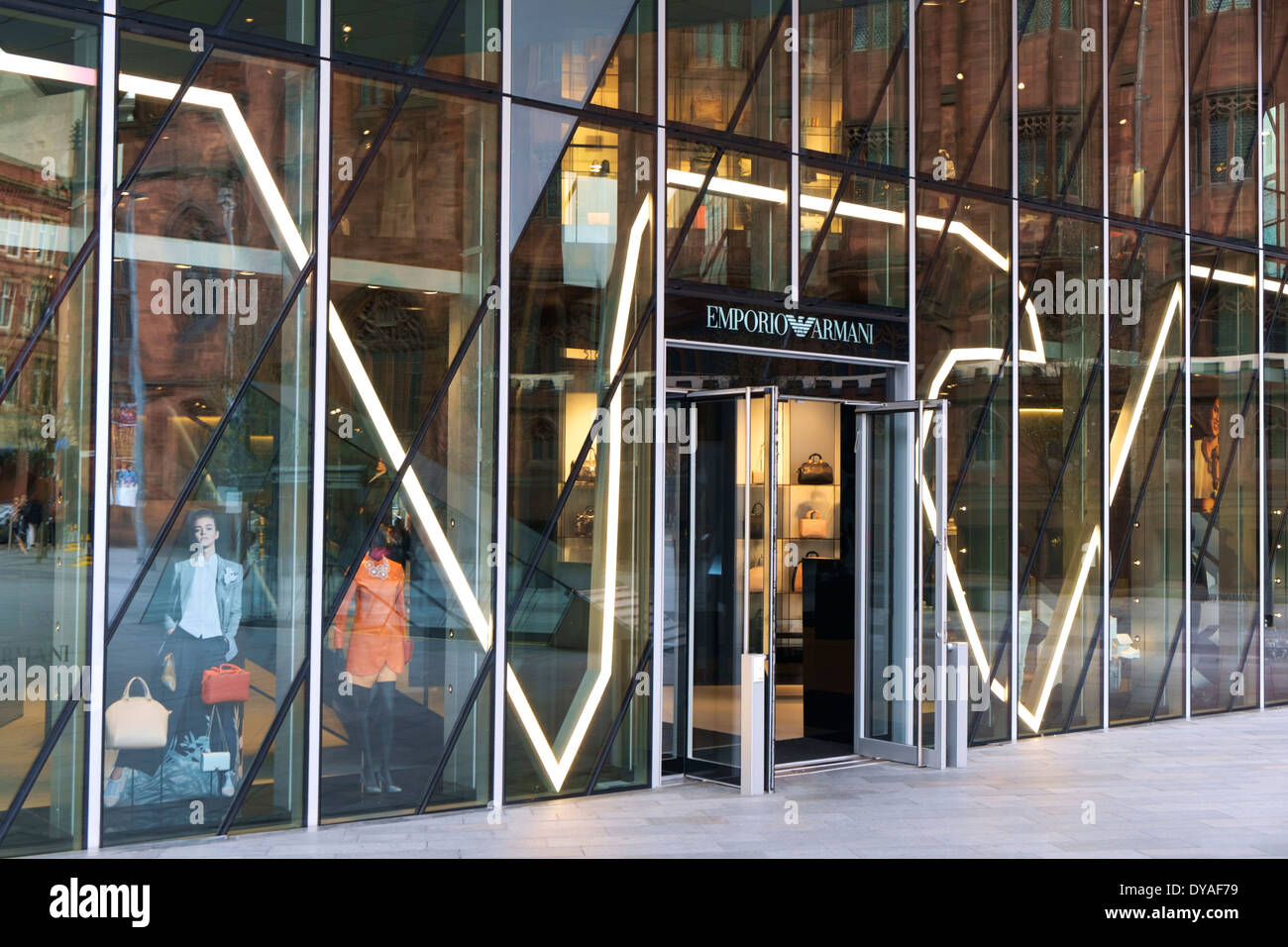 Emporio Armani su Spinningfields Square, Off Deansgate, Manchester, Inghilterra, Regno Unito Foto Stock