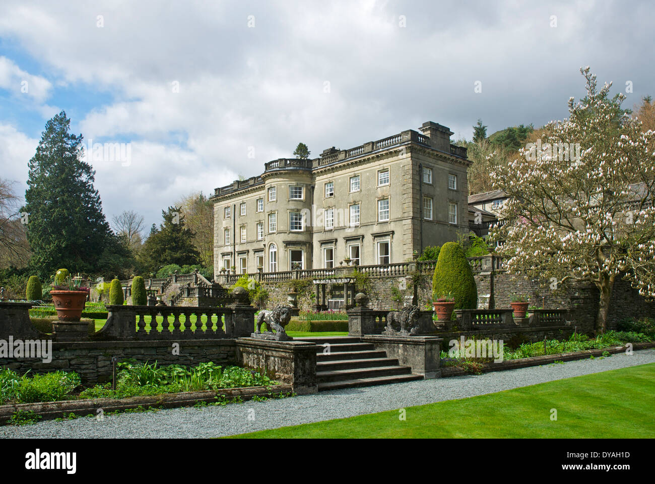 Rydal Hall e giardini, Rydal, Parco Nazionale del Distretto dei Laghi, Cumbria, England Regno Unito Foto Stock