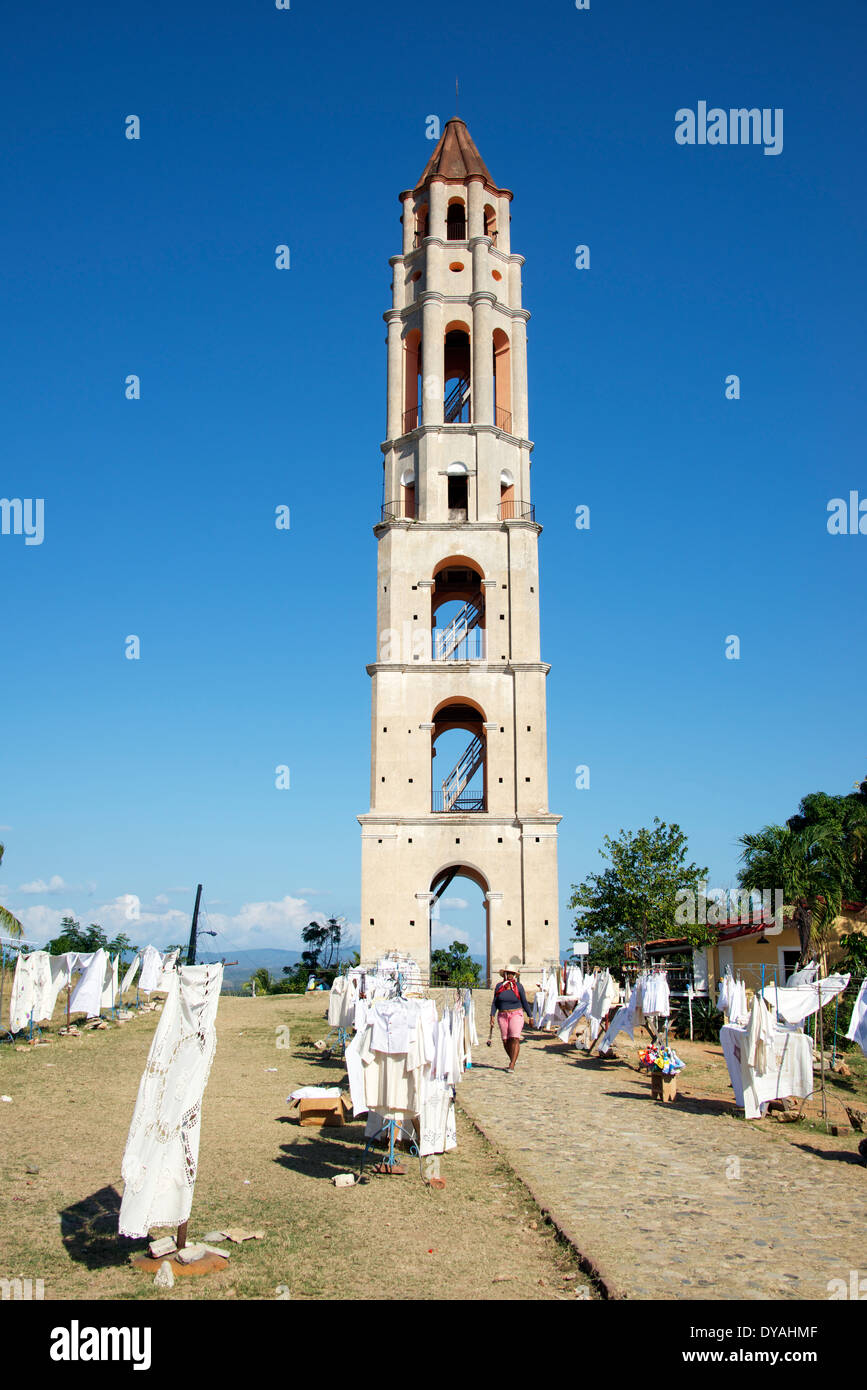 Manaca Iznaga Torre station wagon con pizzo tovaglie in primo piano Sancti Spiritus Provincia Cuba Foto Stock