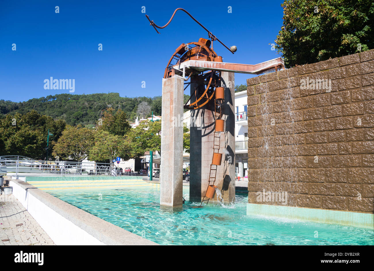 Funzione di acqua in Monchique piazza centrale, Algarve, PORTOGALLO Foto Stock