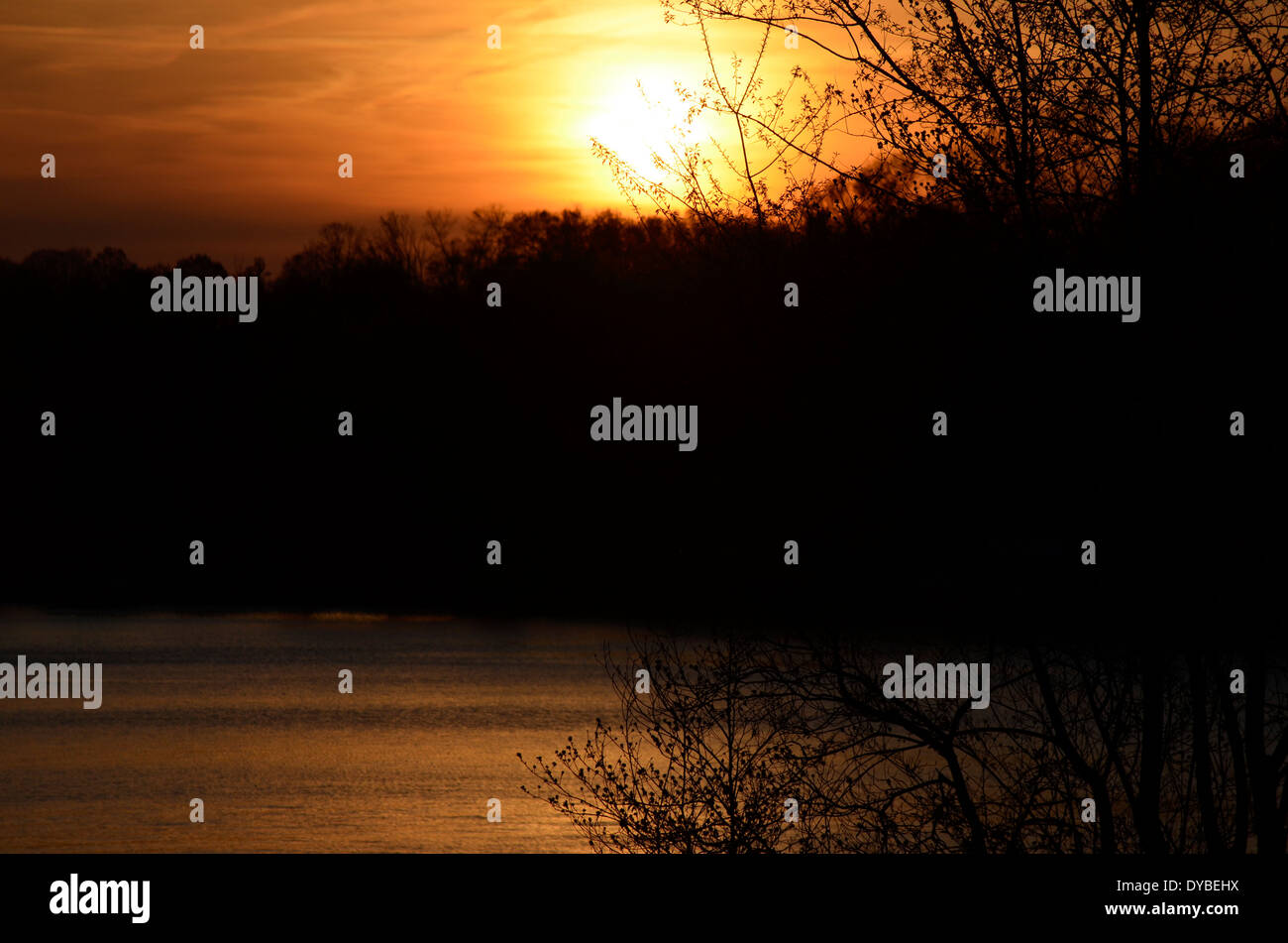 Tramonto sul lago Foto Stock