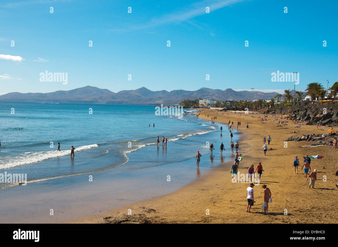 Playa Grande spiaggia di Puerto del Carmen, Lanzarote, Isole Canarie, Spagna, Europa Foto Stock