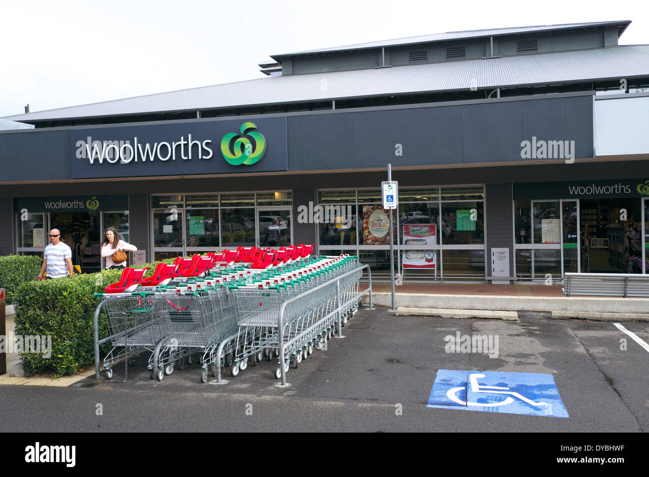 Woolworths supermarket store in Avalon,Sydney , Australia Foto Stock