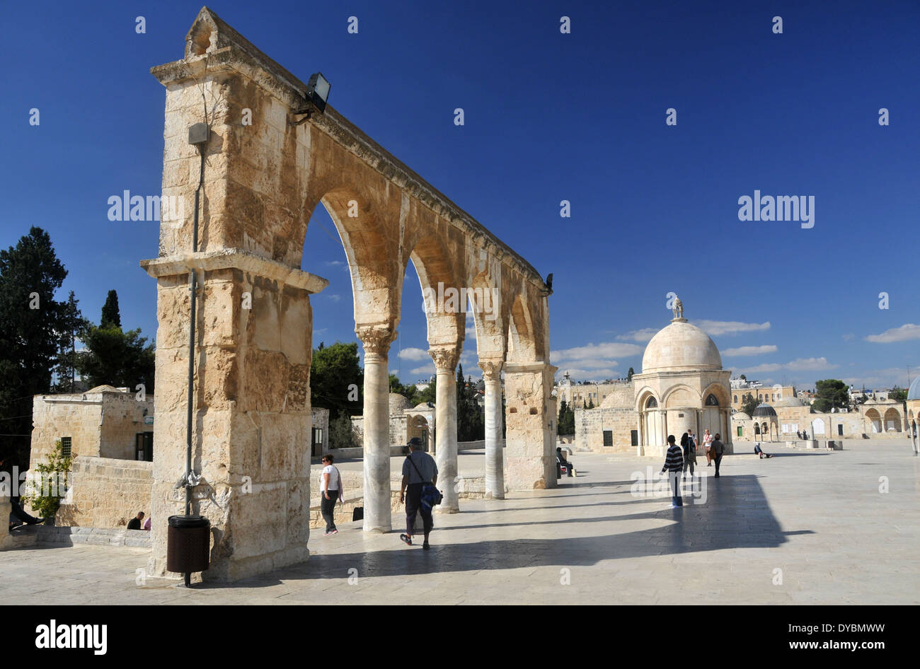 Portale accanto alla Cupola della Roccia moschea, il Monte del Tempio, la città vecchia di Gerusalemme, Israele Foto Stock