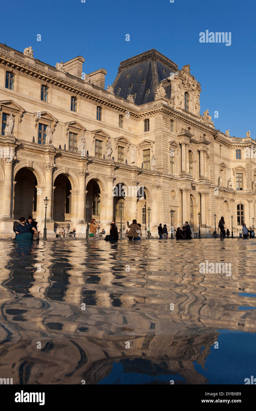 Il museo del Louvre, Parigi, Ile-de-France, Francia Foto Stock