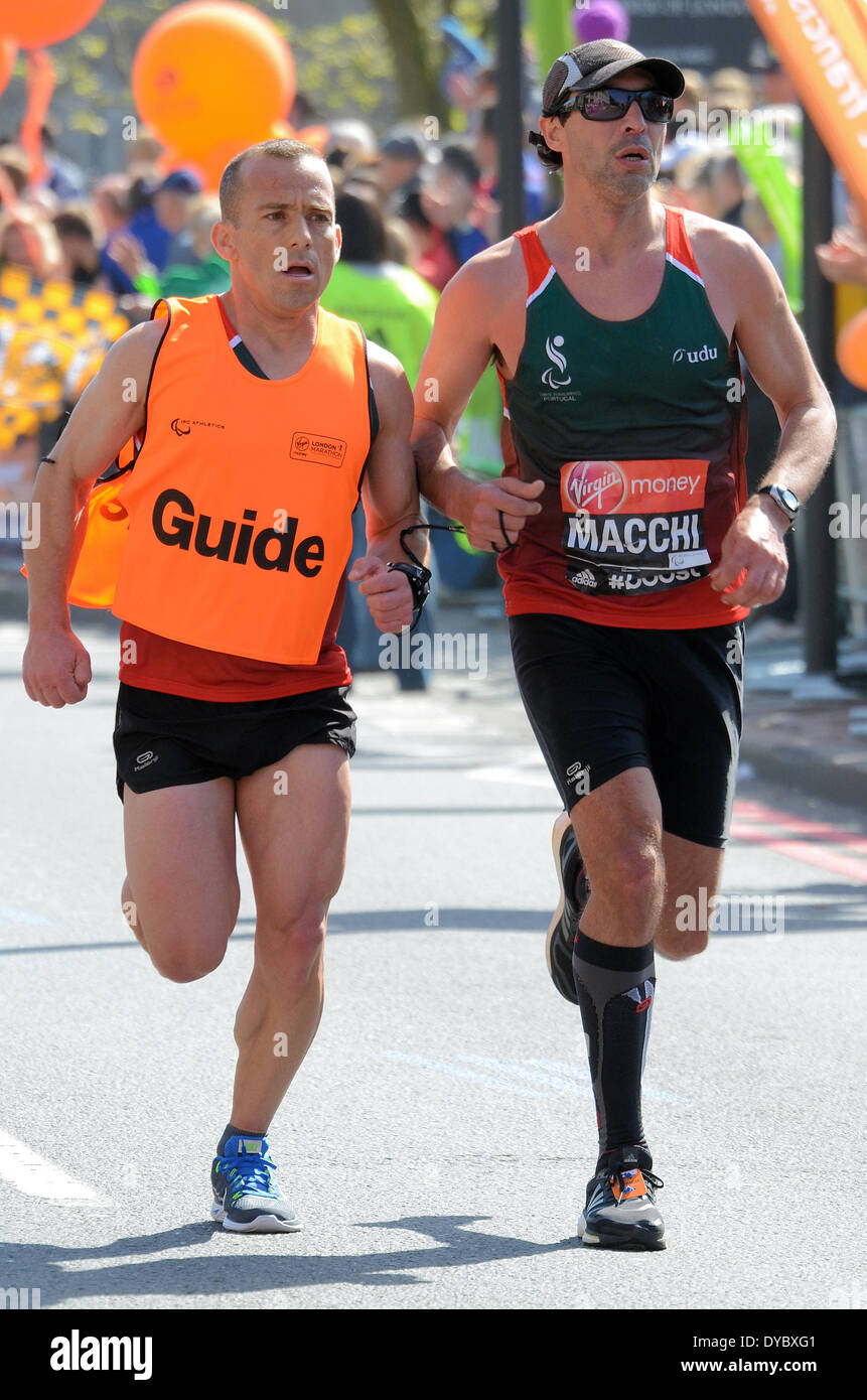 La maratona di Londra, London, Regno Unito - 13 aprile 2014. Foto Stock