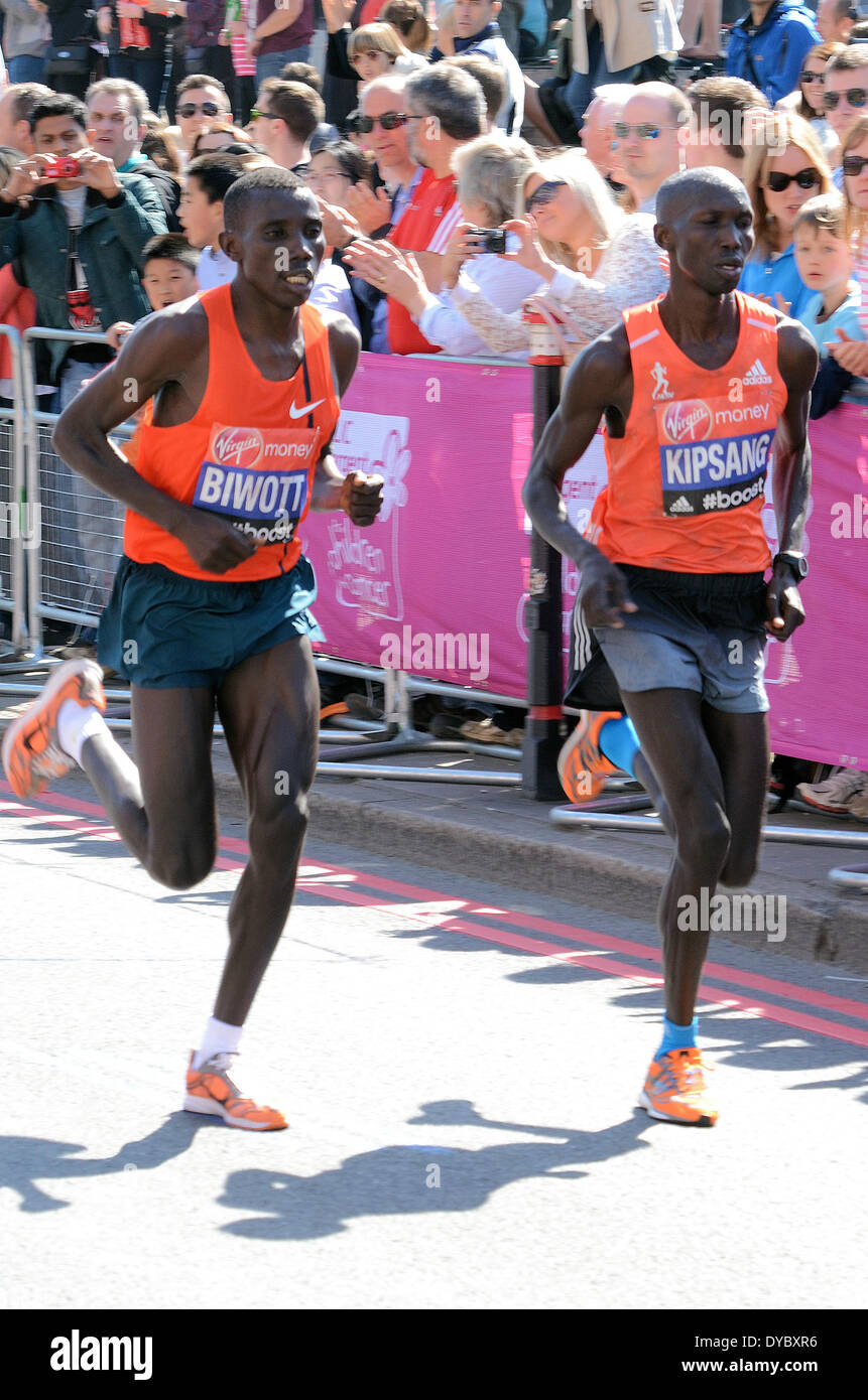 La maratona di Londra, London, Regno Unito - 13 Aprile 2014.Wilson Kipsang ha vinto gli uomini di gara, qui con Stanley Biwott Foto Stock