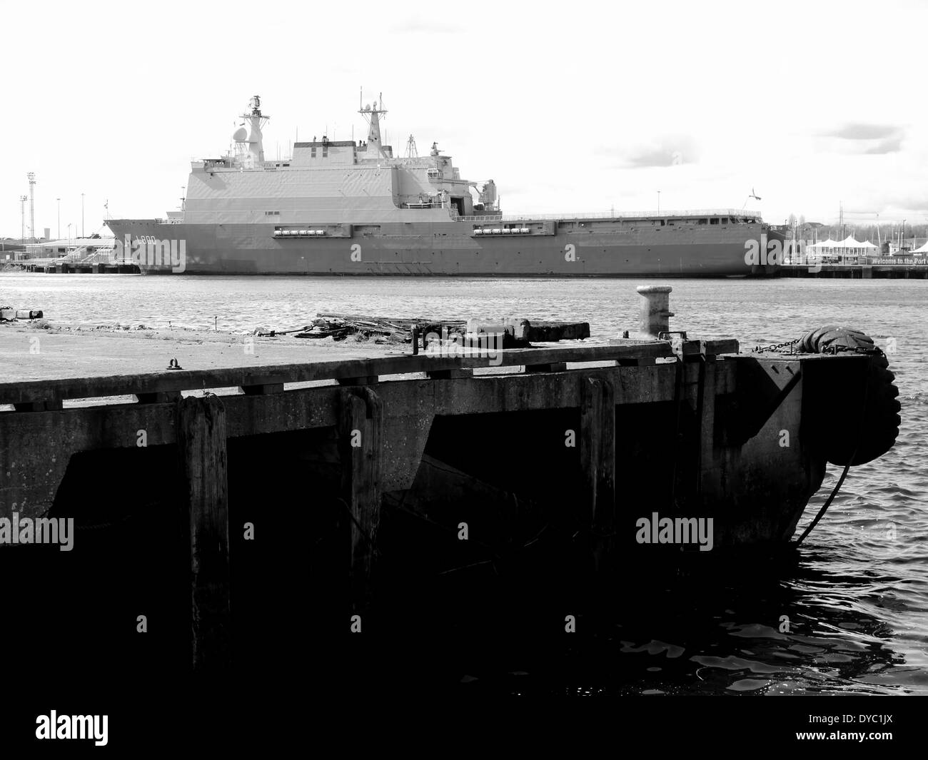 Royal Netherlands navy ship / Nave MS Rotterdam ormeggiato al Royal Quays, Fiume Tyne, NorthShields, England, Regno Unito Foto Stock