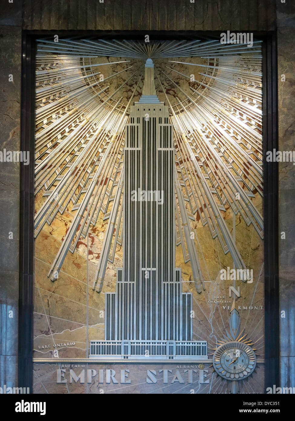 Alluminio murale di sfiato , Lobby dell' Empire State Building, New York, Stati Uniti d'America Foto Stock