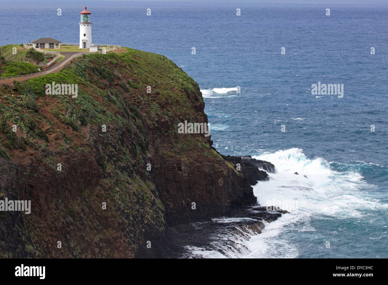 Inouye Kilauea Point Faro e rifugio faunistico che si affaccia sull'Oceano Pacifico a Kauai, Hawaii Foto Stock