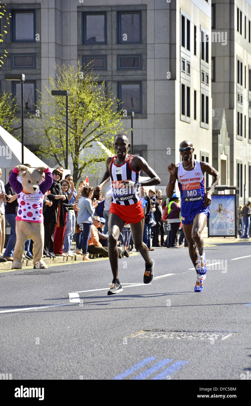 Londra, UK . Xiii Apr, 2014. Virgin London Marathon 2014 - Uomini Elite Runner (Mo Farah) Credito: Marcin Libera/Alamy Live News Foto Stock