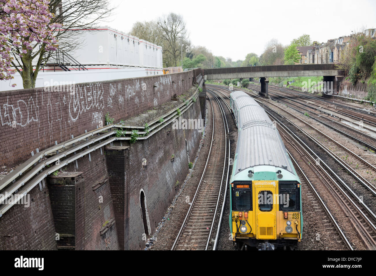 Treno del sud su Clapham Junction via - London SW11 - REGNO UNITO Foto Stock