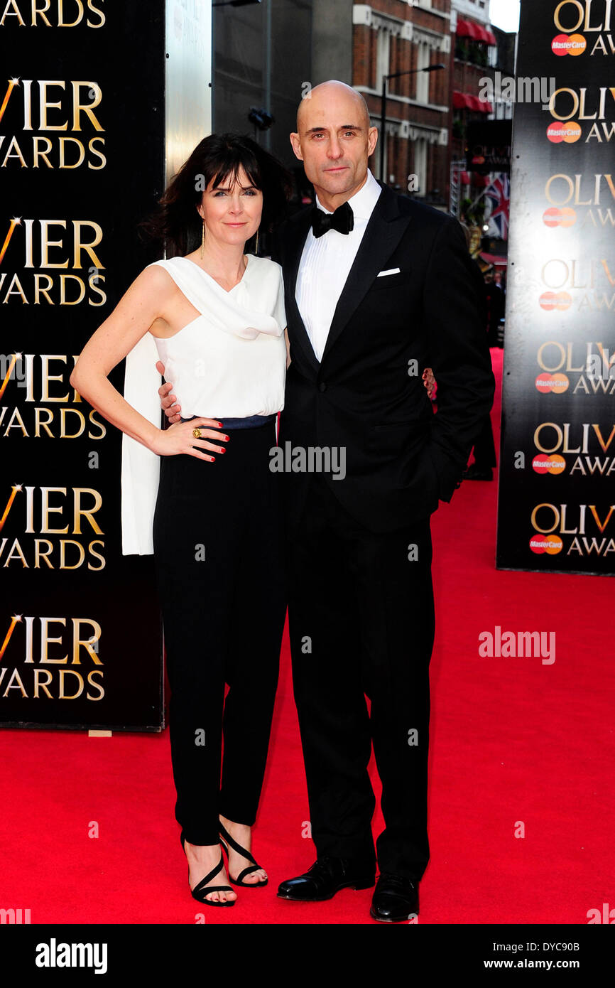 Londra, UK . Xiii Apr, 2014. Liza Marshall & Mark Strong assiste il Laurence Olivier Awards presso la Royal Opera House il 13-4-2014 Credito: Peter Phillips/Alamy Live News Foto Stock